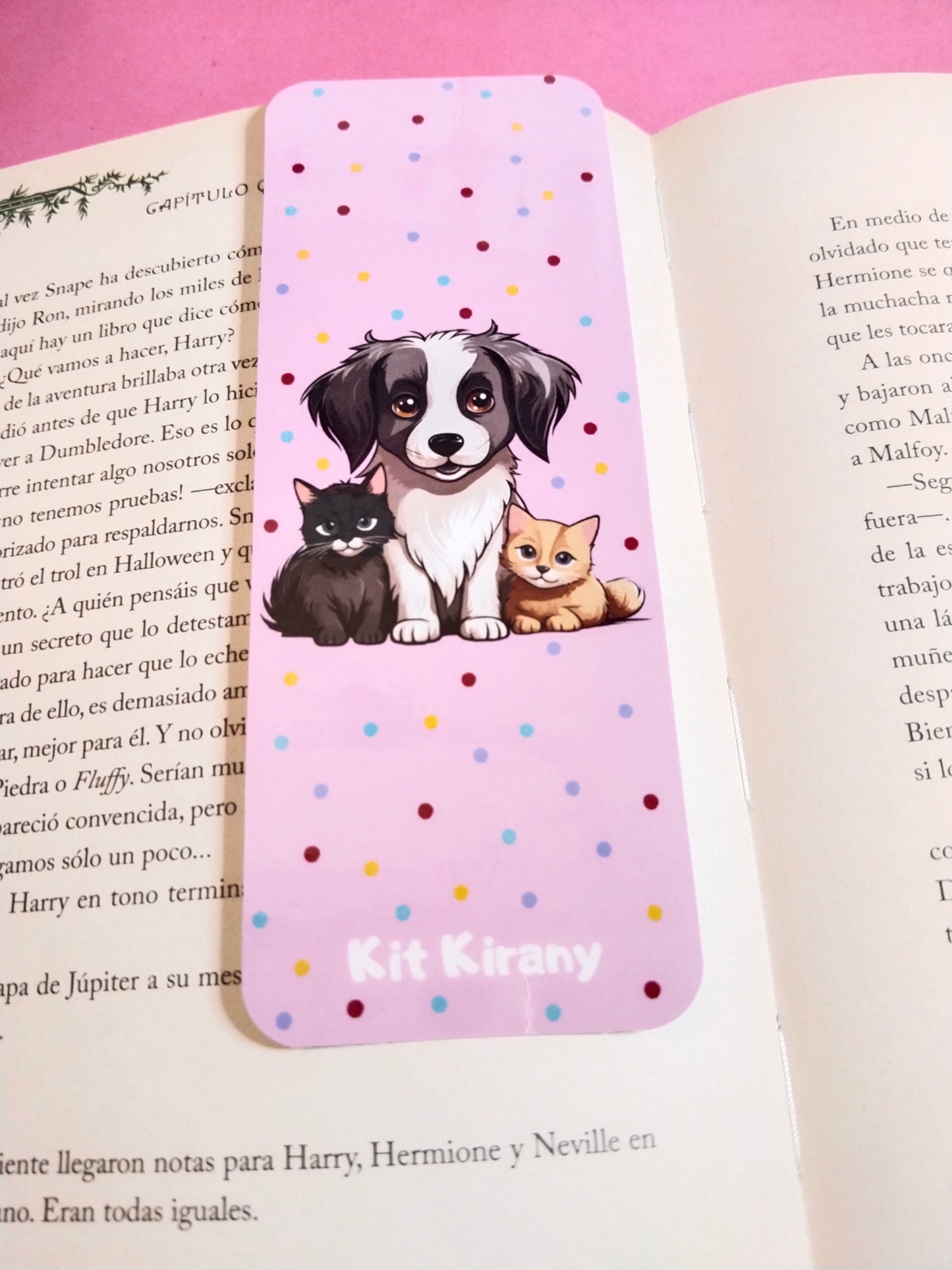 Marcapáginas entre perros y gatos