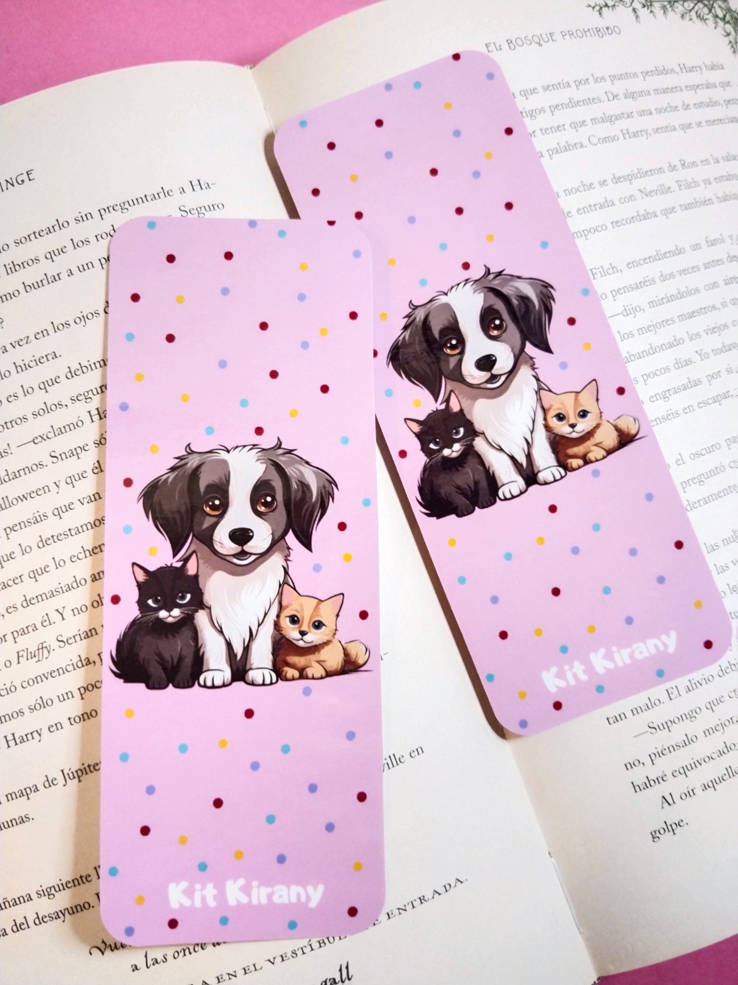 Marcapáginas entre perros y gatos