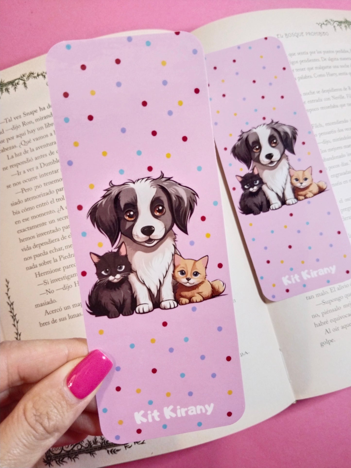 Marcapáginas entre perros y gatos