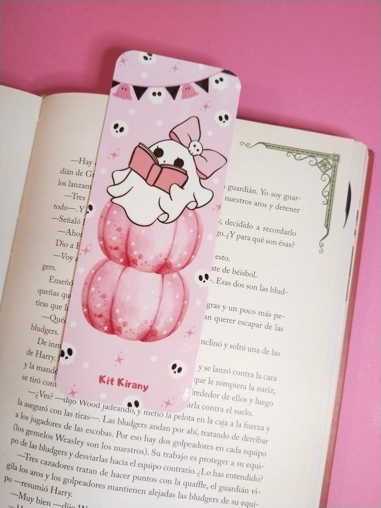 Marcapáginas fantasma amante de los libros