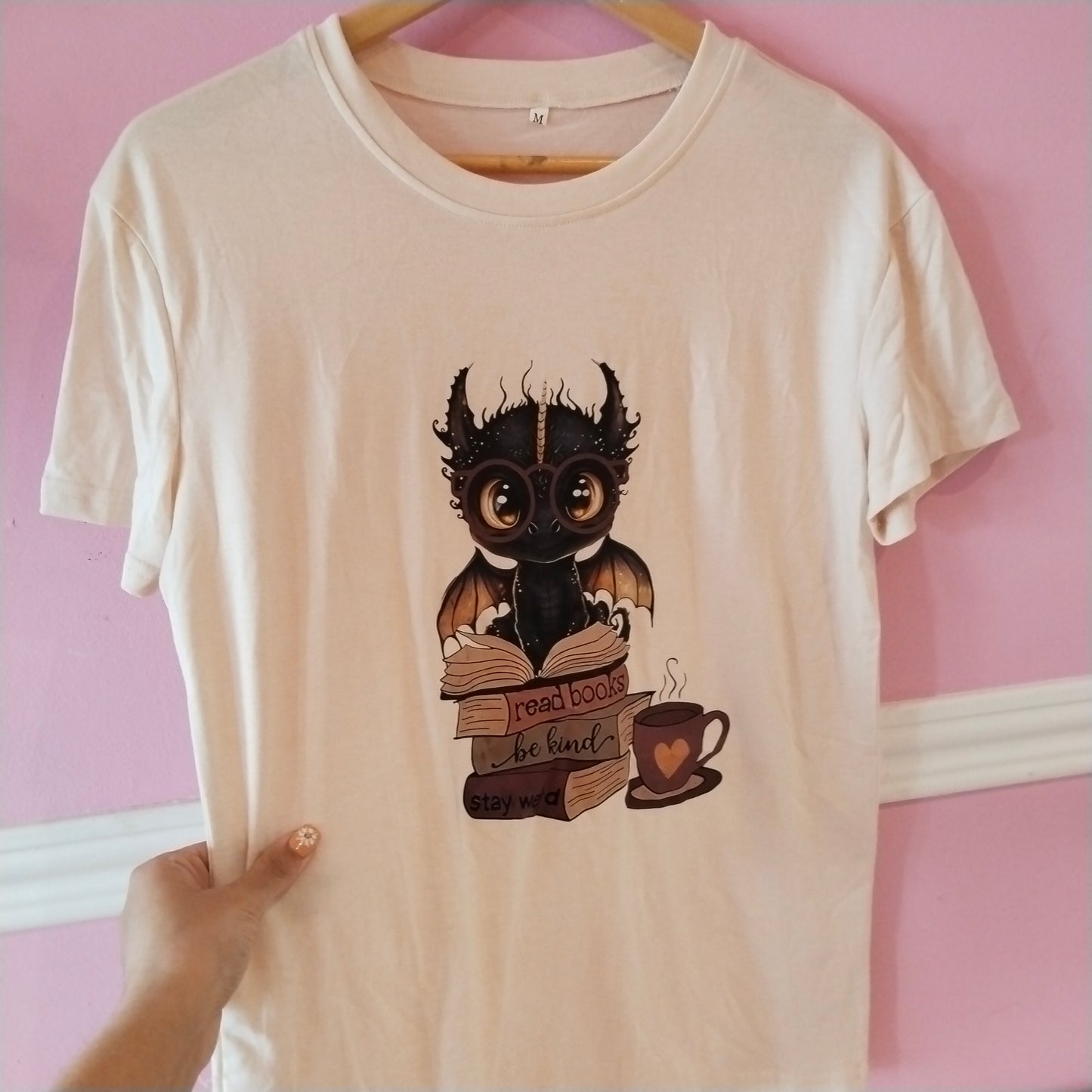 Camiseta Dragón entre lirbos