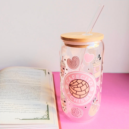Vaso de cristal cafecito y chisme