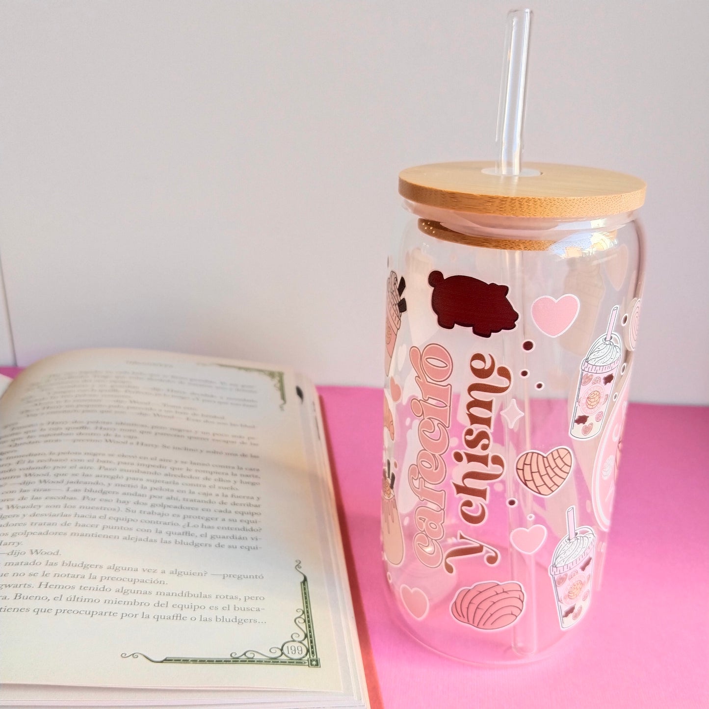 Vaso de cristal cafecito y chisme