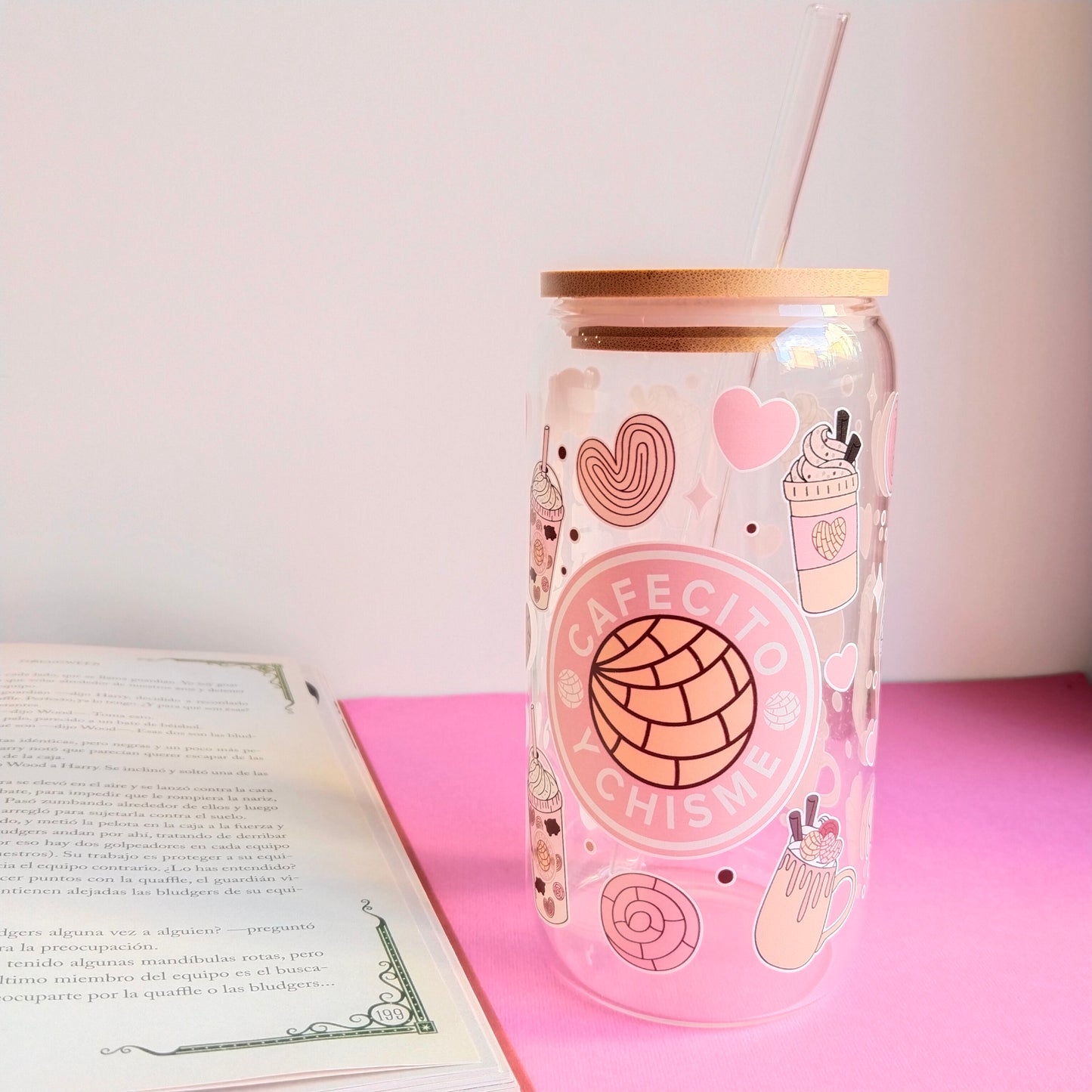 Vaso de cristal cafecito y chisme